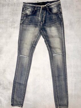 Kollar Denim Retail $98 Distressed with a stretch White Drawstring